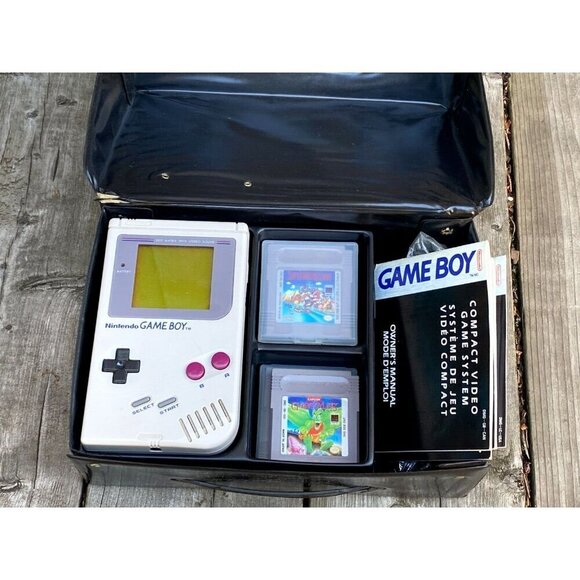 Original Nintendo Game Boy Console Bundle Lot W/ 5 Games, Vintage Case & Manuals - Picture 4 of 7